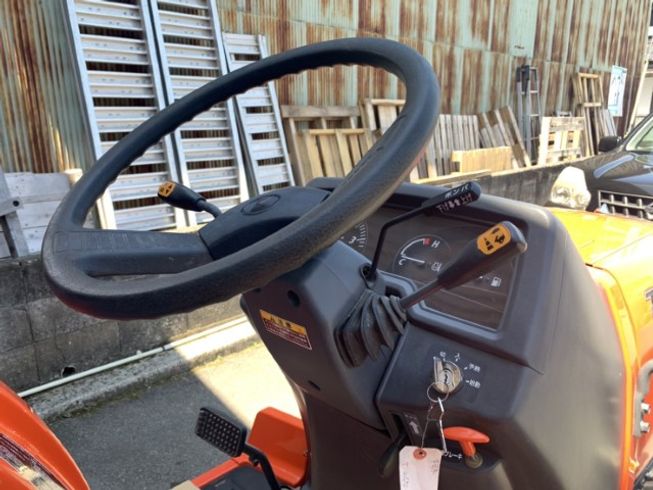 トラクター T245D-BMARF5 写真８